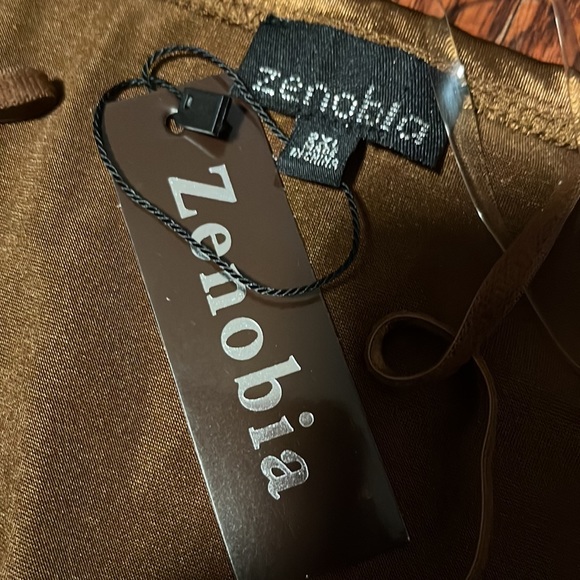 Women’s top size 2XL in mocha color - Picture 2 of 2